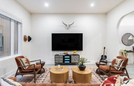 Sleeps 28 2 Units Near DT Nashville Outrider by AvantStay - Foto 41