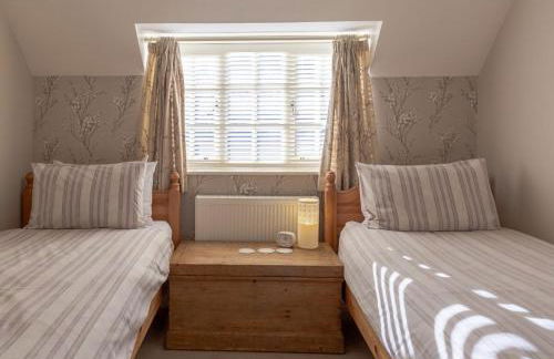 Jasmine Cottage - 2 Bedroom in Heart of Bourton! - Photo 96