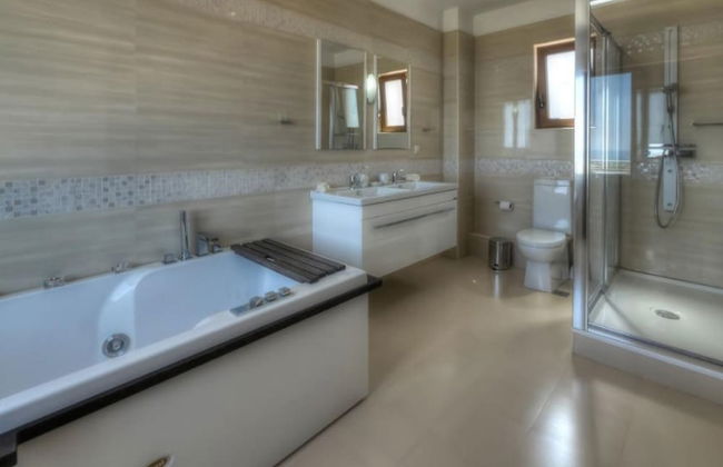 Amazing Villa Arios - Photo 15