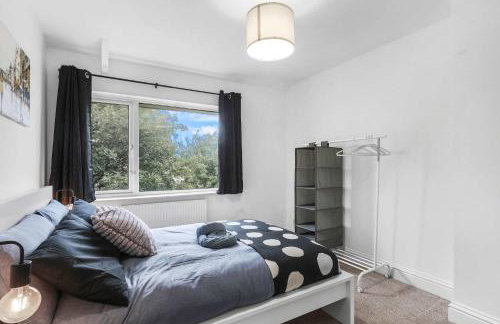 Spacious Family - Contractor Stay - Parking - WiFi - Photo 19