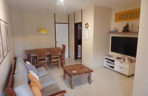 Aconchegante Apartamento de 3 Quartos com Varanda, Ar e cozinha completa - Cabo Frio - Foto 4