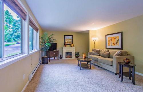 Sea View, Best Area, No Stairs, WD, 2 Bedrooms, Jacuzzi Bath, New Carpet, Balcony, View, 825sf - Foto 4