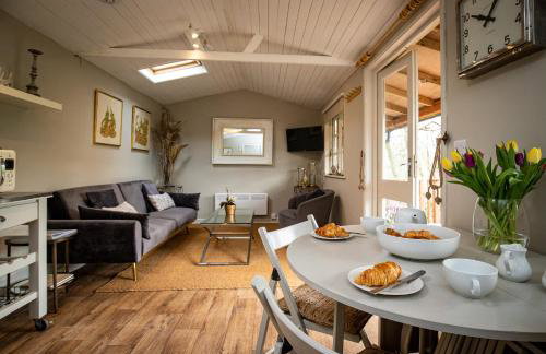 Treetops Lodge, Bantham, South Devon, a tranquil rural retreat - Foto 24
