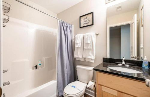 Modern 3Bedroom Duplex with Kitchen, WiFi and Free Parking Kannapolis - Photo 6