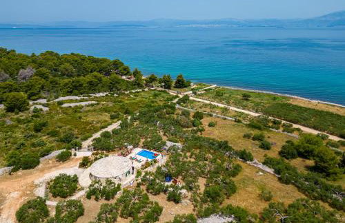 Island Getaway - Heritage House - Photo 22