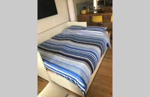 Barton on Sea self contained, stunning sea views - Photo 17