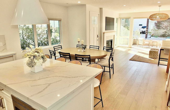 Beach Paradise Stunning 3-story in Long Beach! - Foto 31