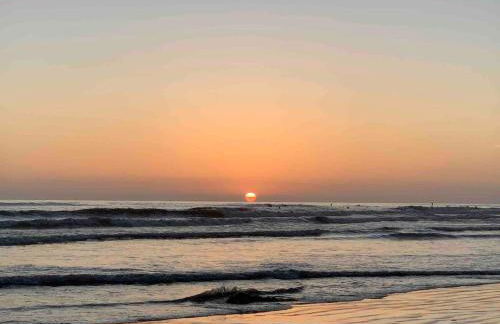 Modern 2 BR 2BA Biz Friendly Duplex with Fast Wi-Fi and Workspaces - Foto 28