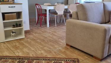 CITY HOUSE & FREE PARKING by Perry-Holiday moderno, panoramico e comodo fino a 6 ospiti - Foto 3