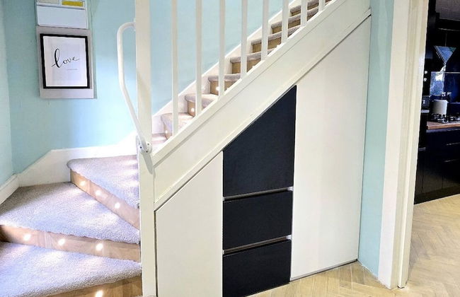 Quirky 2-Bed with Free Parking - Foto 8