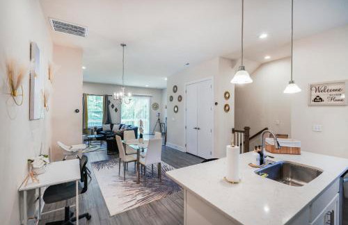 Stylish 3BR Home in CLT, Close to Downtown, Airport, WFH & Parking & Family Friendly & Business Ready - Foto 21