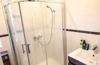 Spacious 4-Bedroom House in Glenboig - Foto 3