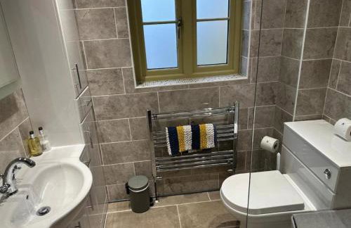 Comfortable 1-Bedroom Stay in Holt with Reliable Wi-Fi - Foto 7