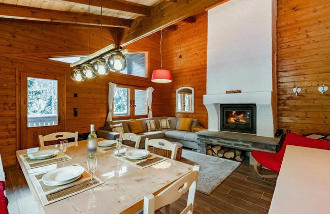 Chalet Soleada With Fireplace and Terrace for 5 - Photo 12