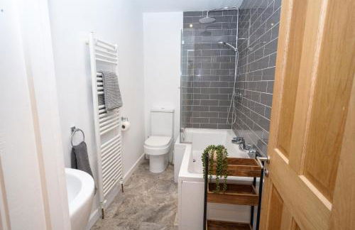 4 Bedroom Winchester Town House, central, parking - Foto 5