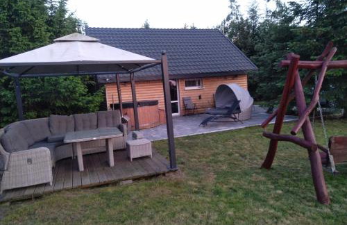 zakątek pod świerkami - Foto 1