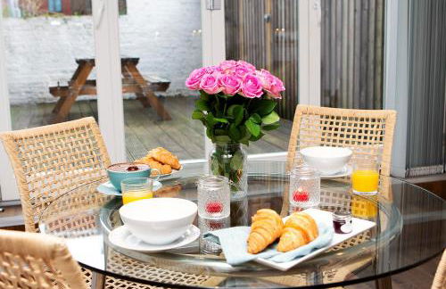 Apt 1, Trafalgar Square 1st Floor by Indigo Flats - Photo 15