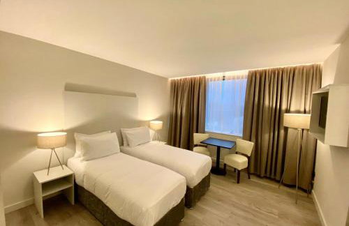 Axiom Park Hotel - Photo 34