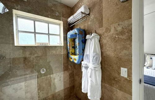 BRAND NEW! Lovely 1 Bedroom with Pool by the Beach - Foto 9