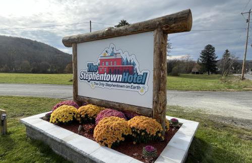 The entire Stephentown Hotel. 28 person occupancy - Foto 22