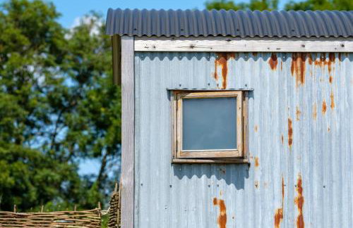 Honey Bee - Comfortable luxury shepherds hut with hot tub - Foto 42