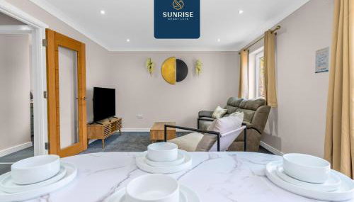 L2 - INVOICE and REDUCED PRICE only via SUNRISE SHORT LETS DUNDEE, Stunning 4 Bed House with 6 Beds and 3 bathrooms, TVs in each room, Free Parking, Fully Equipped, Local Amenities, Easy Ring Road Access, Special Rates and ONLY 9 Mins to STANNERGATE Ports - Foto 4