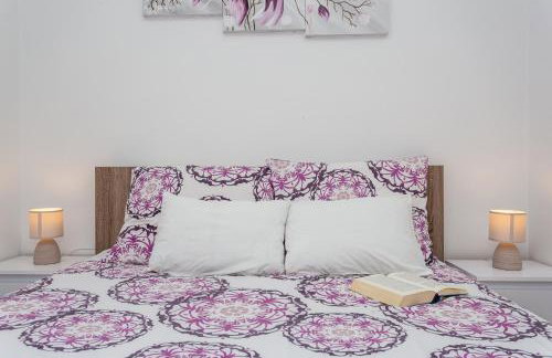 Apartment With A Private Swimming Pool, Garden & BBQ - Foto 17