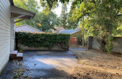 Cozy King Bed Cabin Fireplace - Photo 1