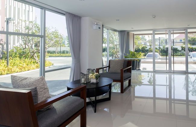 First Choice Suites - Photo 3