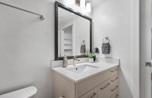 Deluxe 1BR 1BA Pool, Gym, Htub, Pkg - Foto 26