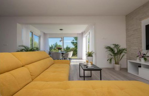 Cozy Home In Veliki Brocanac - Foto 27