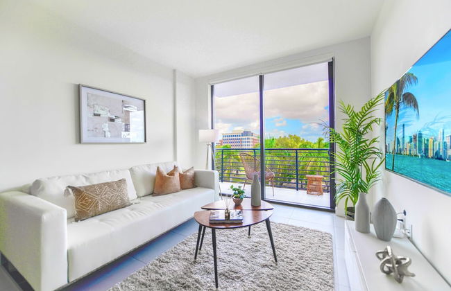 Downtown Doral Condo w-Free Parking - Foto 28