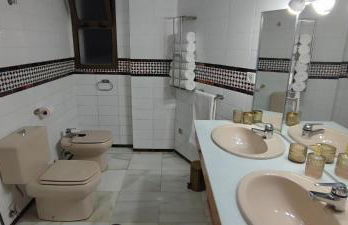 Marbella Suite - Photo 41