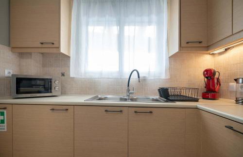 Sunlit Terrace 3BR Apartment - Tavros by ΜΡS - Foto 12