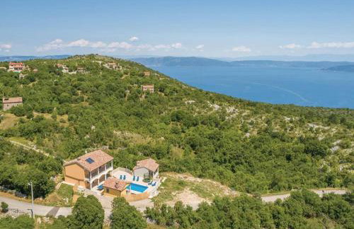 Villa in Skitaca with Pool and Sea Views - Photo 22