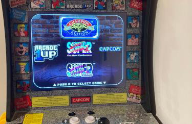 Lovely 3 bed with jacuzzi, close to airport, driveway, wifi - Foto 4