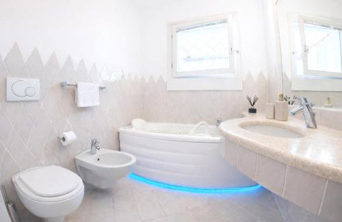 LUX-Porto Cervo Center Sea View Apartment - Foto 28