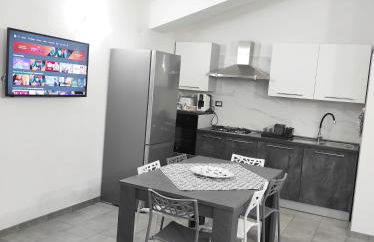 Villa Hippodrom-INDEPENDENT VILLA WITH POOL - Photo 2