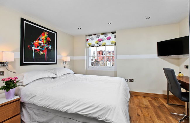 Baker Street Suites - Photo 46