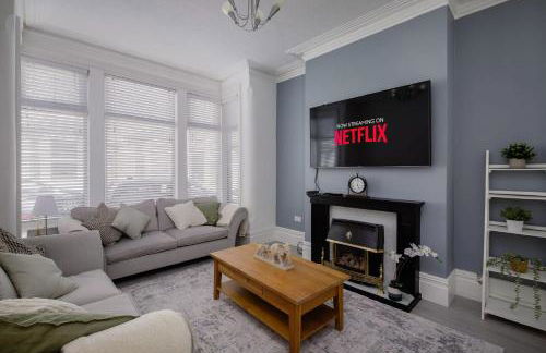 Comfy 3-Bed, Sleeps 5 & Parking - Foto 1