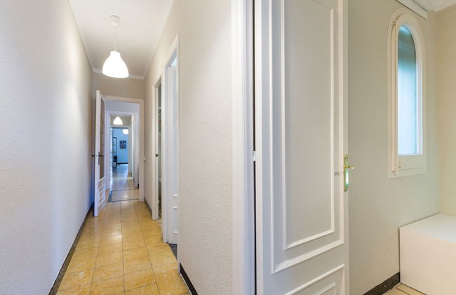 Barcelona Fira Apartments - Photo 14