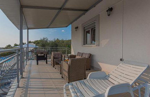 Four-Bedroom Holiday Home In Primosten - Foto 15