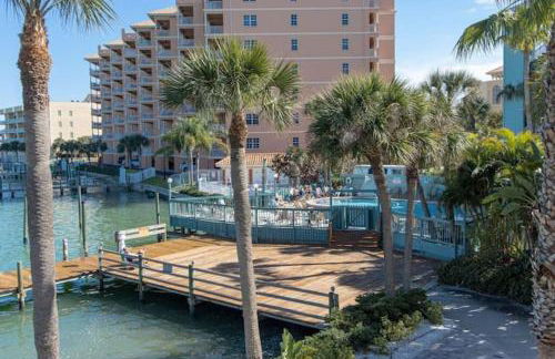 NEW Beach Condo 5 min walk to the Beach Sleeps 9 - Foto 26