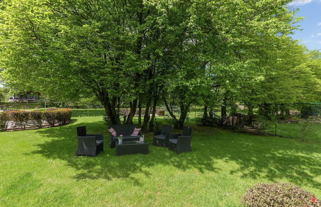 Rustic Holiday Home with Sauna & Hot Tub in Wooded Area - Photo 6