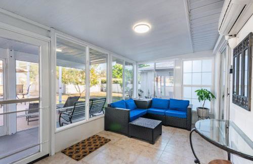 Family Retreat with Pool Fenced Yard AC - Foto 14