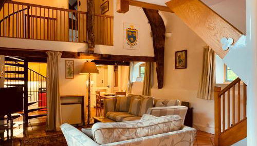 Unique 17c listed Barn in a Shropshire hamlet. - Foto 1