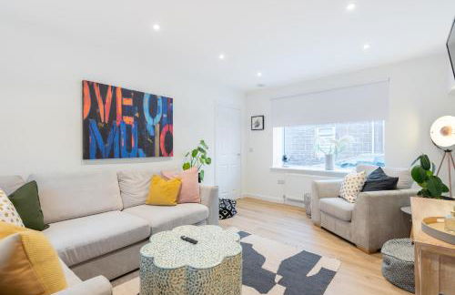 The Pinkish House - 4 bed home in the town centre - Foto 31