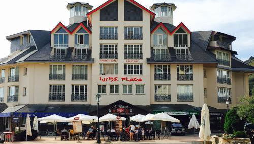 Inside Plaza Sierra Nevada - Foto 2