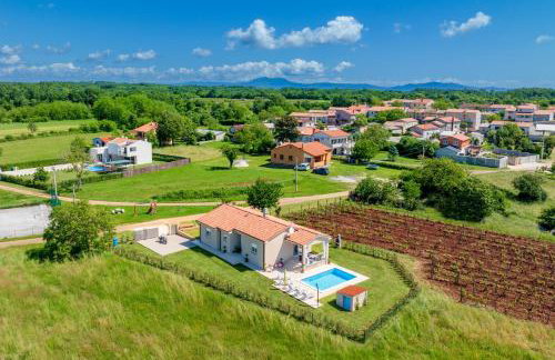 Family holiday house with private pool and playground - Foto 58