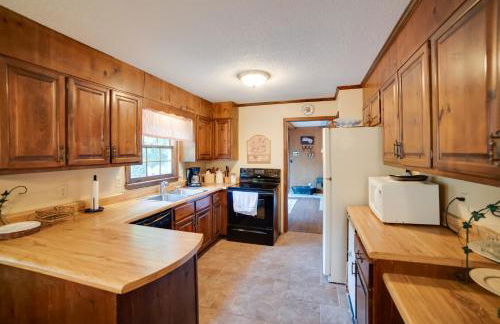 Dayton Home with Pool and Deck on 37 Private Acres! - Foto 13